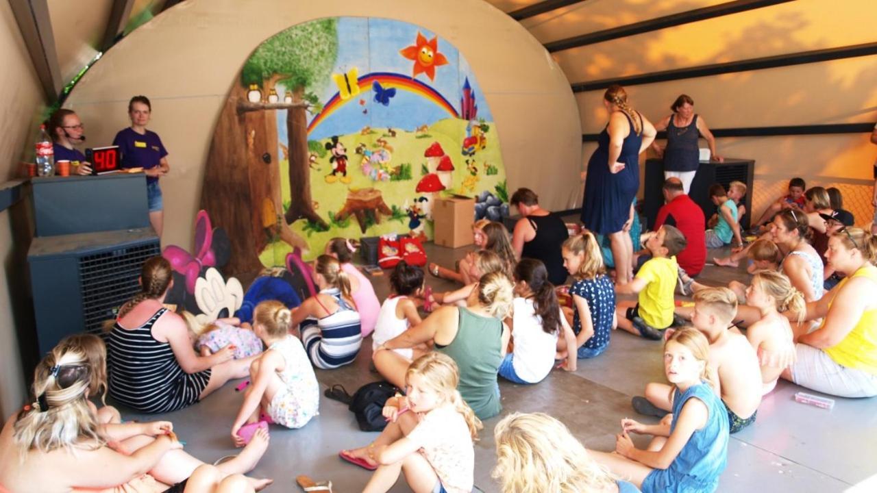Sfeervolle Chalet Op De Veluwe In Hoenderloo Hotel Екстериор снимка