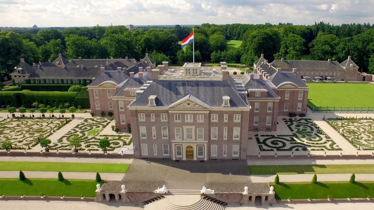 Sfeervolle Chalet Op De Veluwe In Hoenderloo Hotel Екстериор снимка