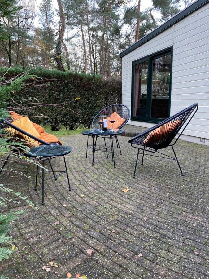 Sfeervolle Chalet Op De Veluwe In Hoenderloo Hotel Екстериор снимка